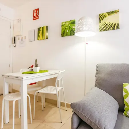 Cuban Terrace -1st Floor-center Апартаменты
